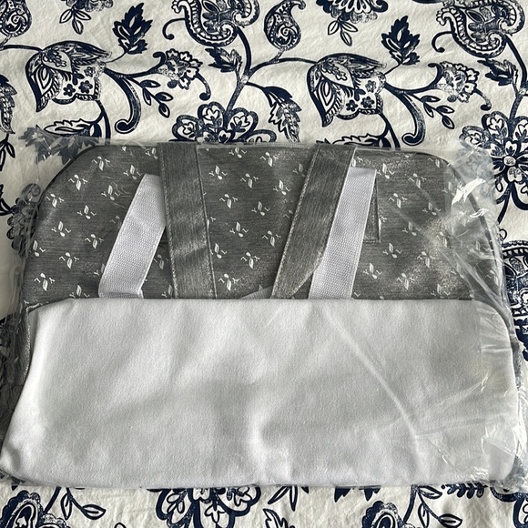 Brand new Young Living tote bag - Picture 2 of 2